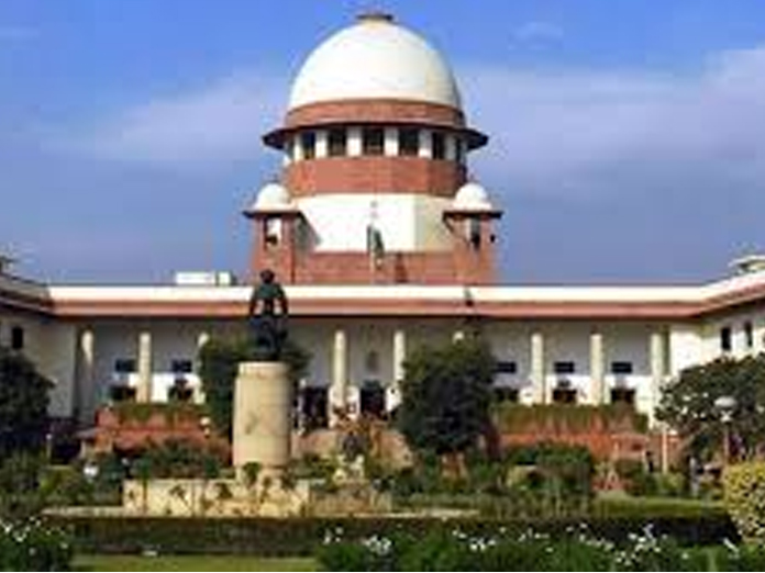 SC dismisses two court officials for tampering with judicial order