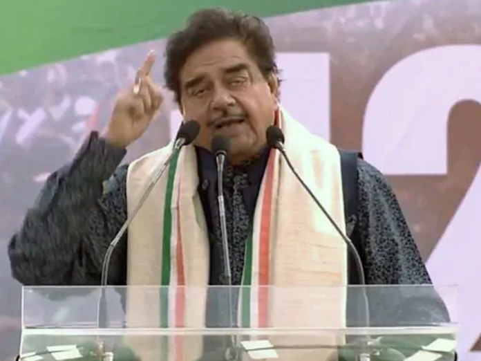 BJPs Shatrughan Sinha Takes Swipe At PM Modi On Rafale At Opposition Rally
