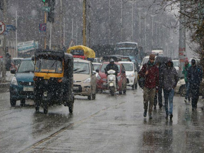 Fresh spell of rain, snowfall in Kashmir Valley