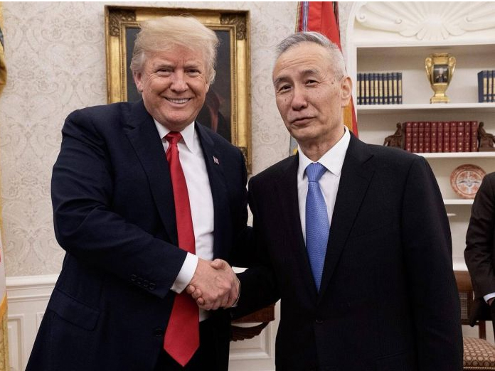 Trump meets Chinese Vice Premier, extends trade talks