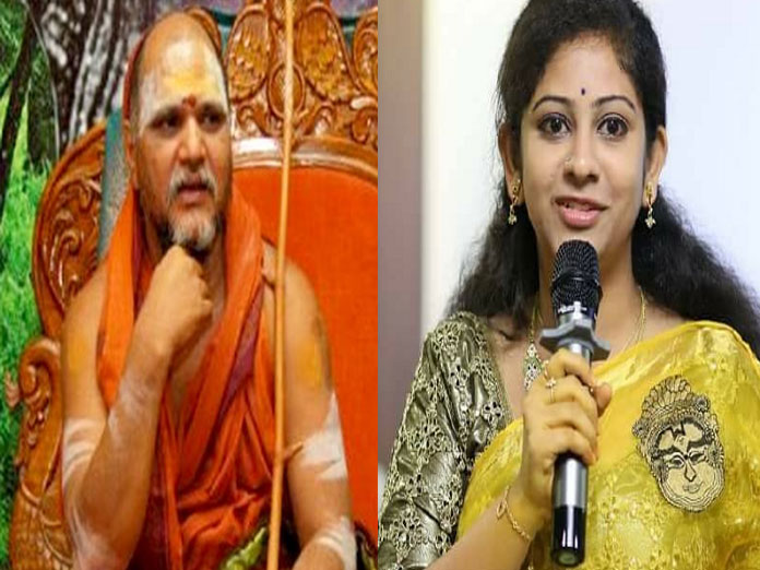 TDP leader Sadineni Yamini sensational comments on Swami Swaroopanandendra