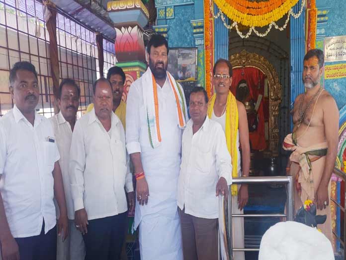 Kuna takes part in special pooja