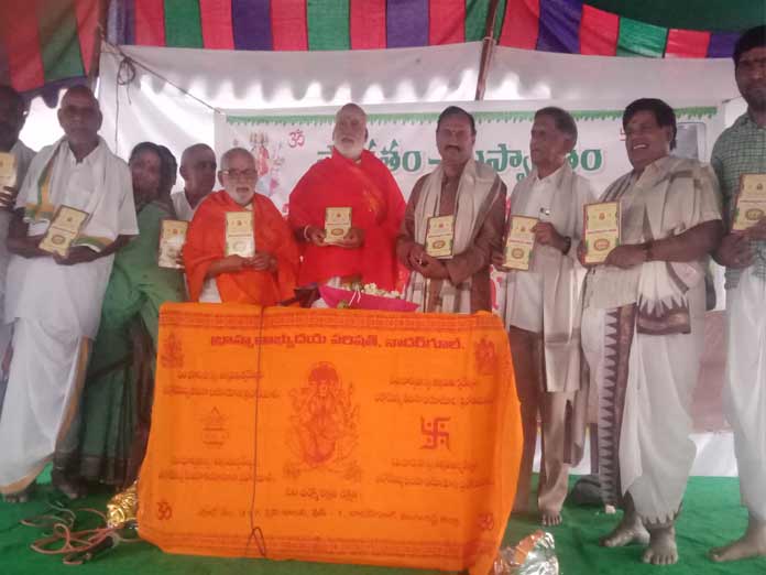 Vedic scholars laud KCR, wish him a long life