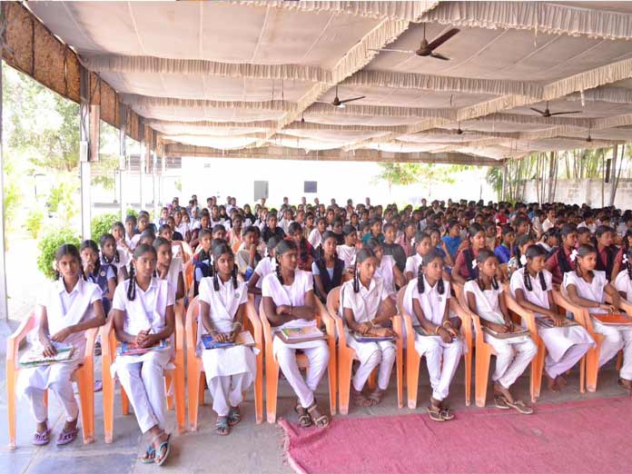 Collector gives exam tips to students