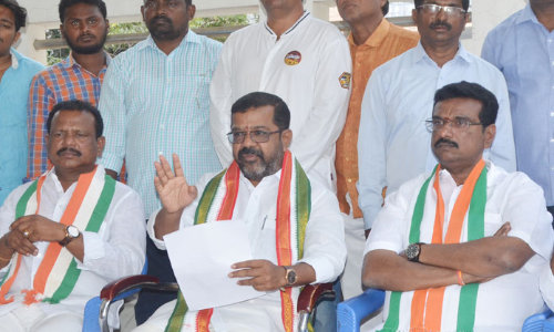 TRS failed people of Warangal: Congress