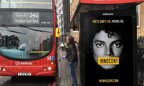 Posters claiming Michael Jackson\s innocence on London buses