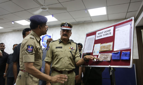 One held for smuggling gold from Dubai