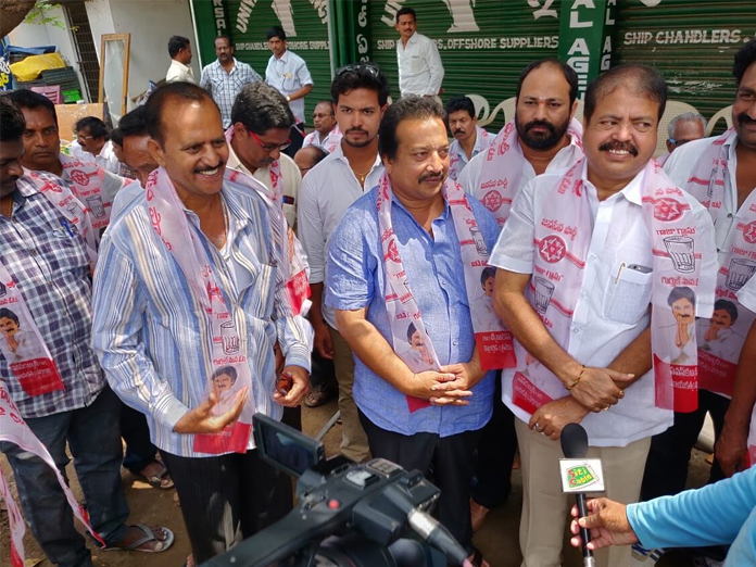 200 join Jana Sena Party in Kakinada