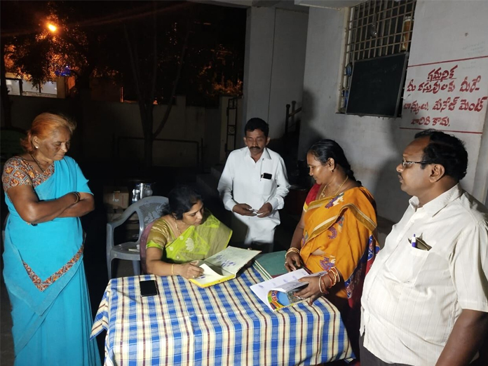 Civic chief K Sakunthala visits night shelter home