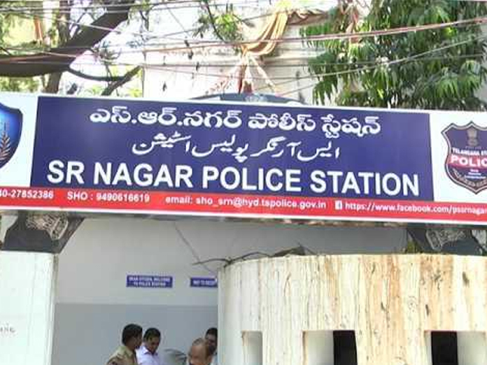 YSRCP Youth wing leader complaints against IT Grid Company in SR Nagar Police station