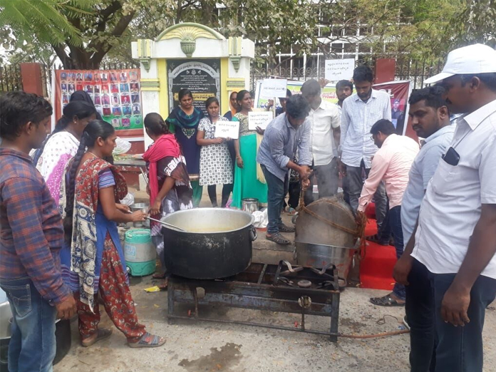 Agri MPEOs protest with Vanta-Varpu in Ongole