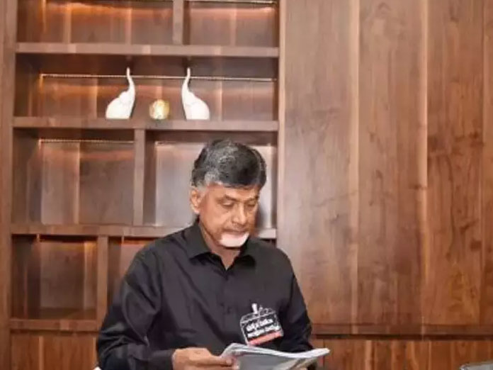 CM Chandrababu Naidu to wear black shirt again to protest over Modi