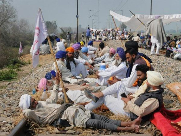 Farmers lift blockade from Amritsar-Delhi rail track