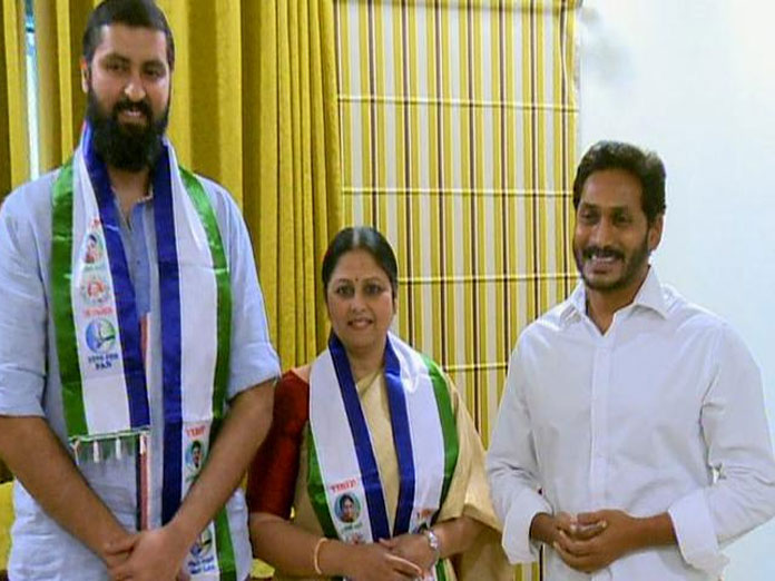 Actress Jayasudha to join YSRCP