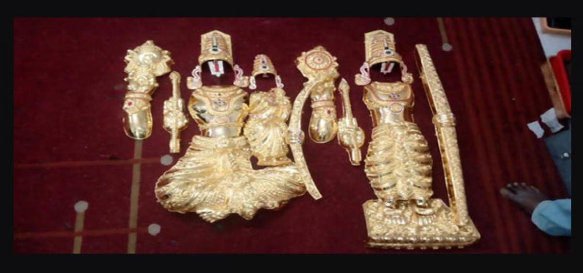 Benagluru Devotees presented armours to Bhadradri temple