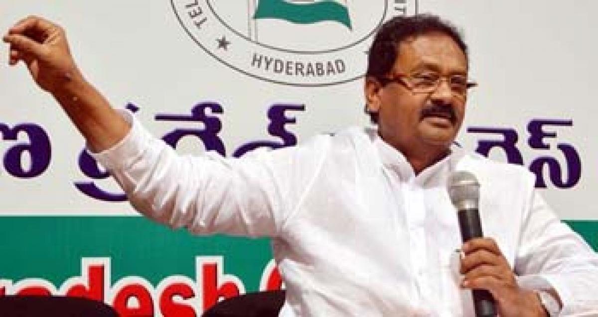 Shabbir Ali slams TRS govt in the UoH and OU incidents