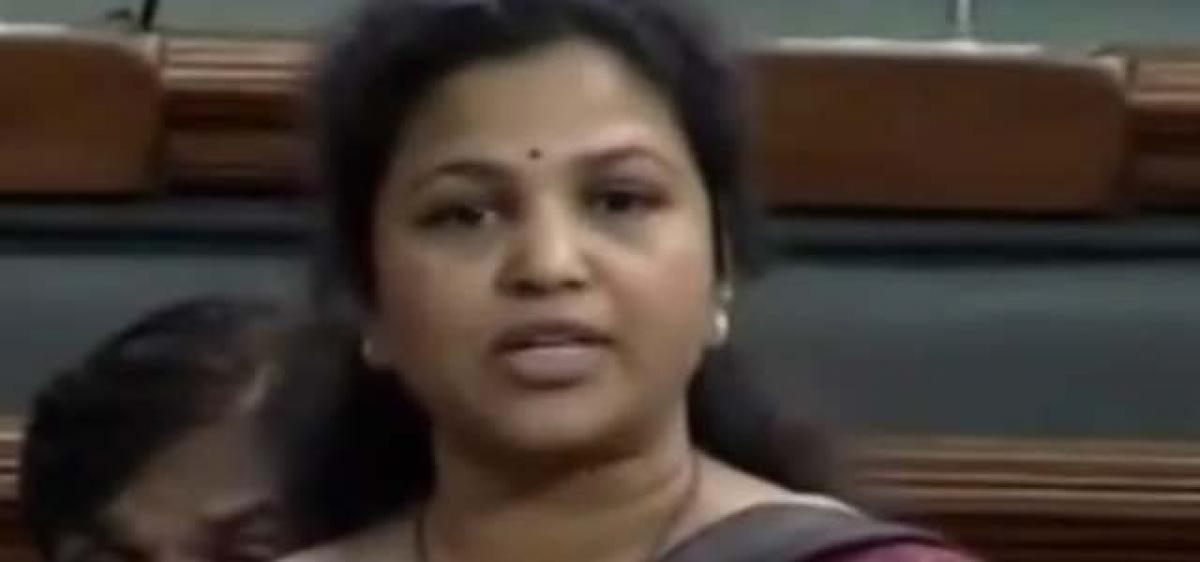 YSRCP MP wants PM to come up with schemes to help weavers