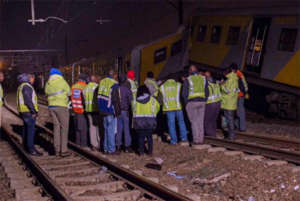 200 injured in South Africa train collision