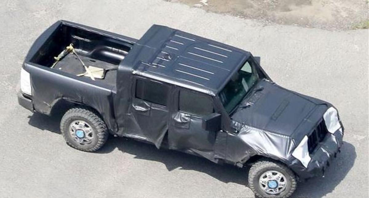 Jeep Wrangler Pickup Spied!