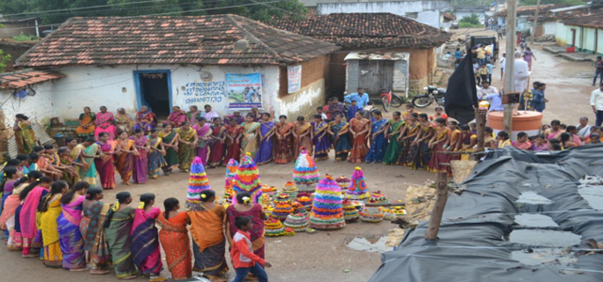 Vemulghat celebrates Bathukamma