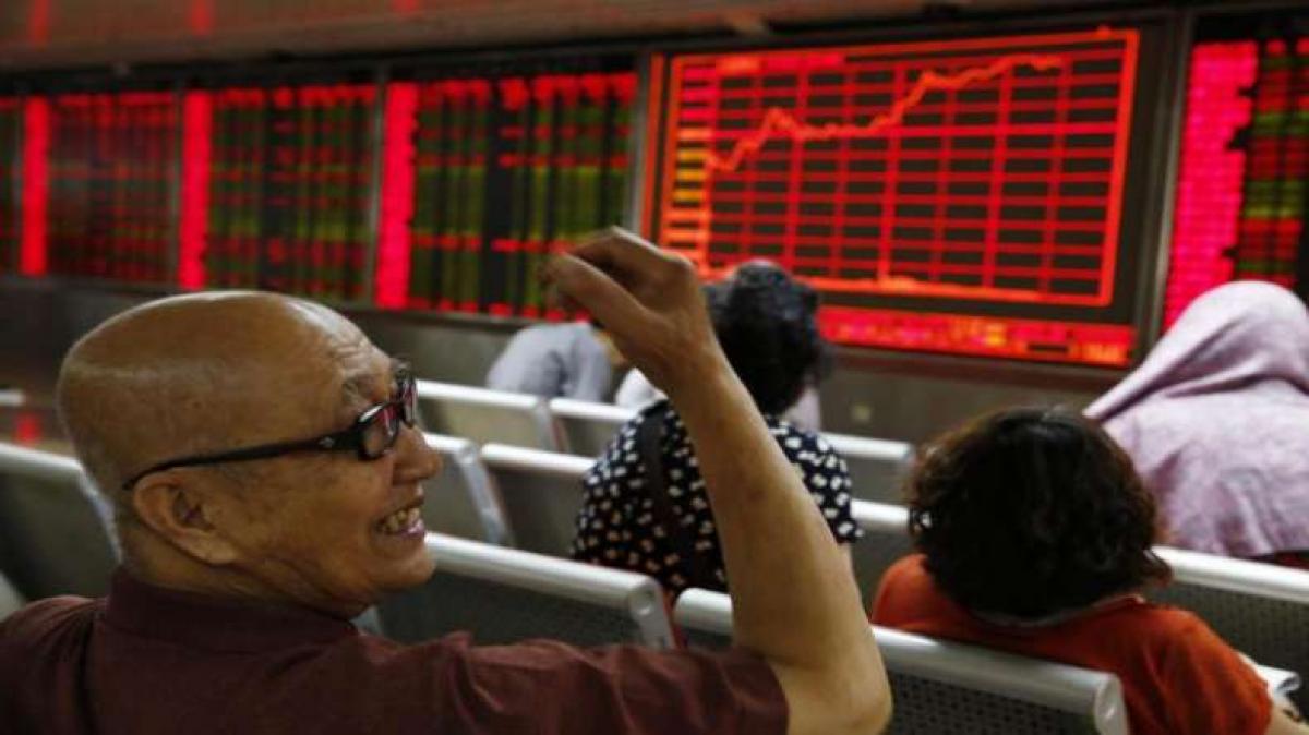 Chinese shares open lower on Monday