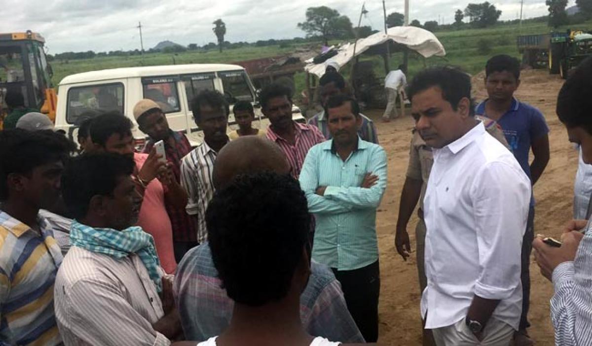 Photos: KTR inspects sand mines at Kothapalli in Karimnagar