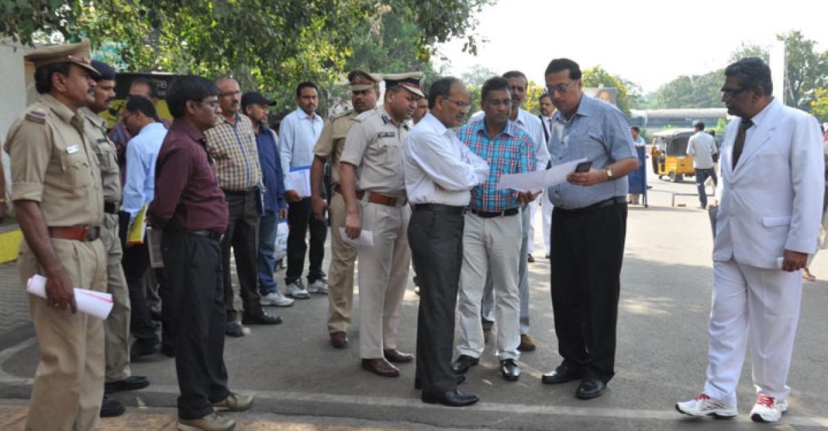 SCR, GM inspects Secunderabad railway station