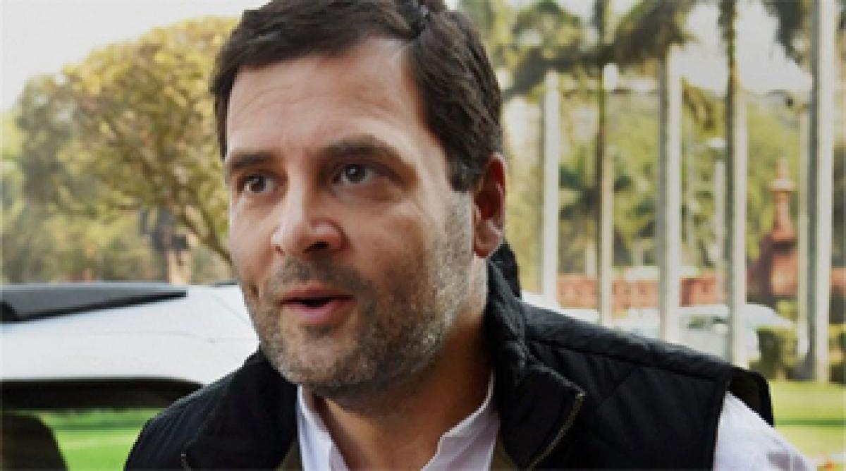 Amid power tussle, Rahul Gandhi asks Harish Rawat to stay put in Ukhand