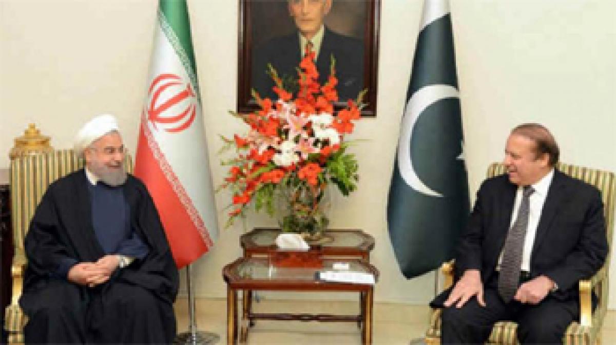 Pakistan, Iran vow to boost economic ties