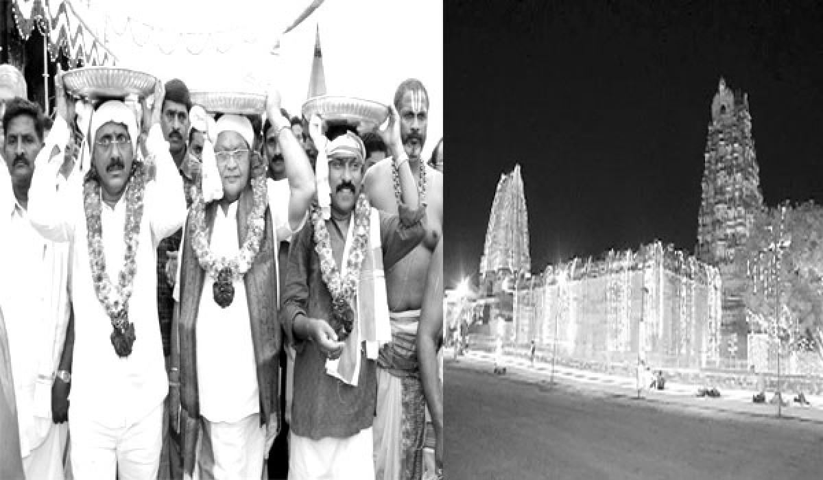 Navahnika Brahmotsavams begin at Vontimitta temple  in kadapa