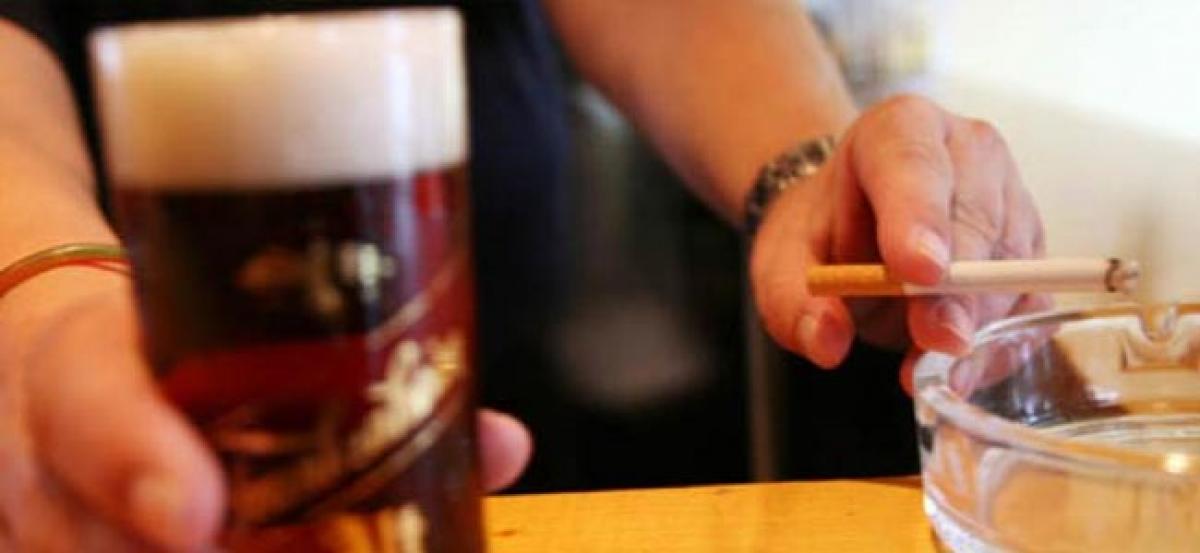 Parental absence may lead to early smoking, drinking