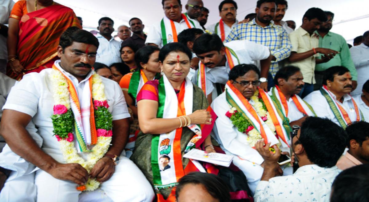 DK Aruna dares KCR for open debate.