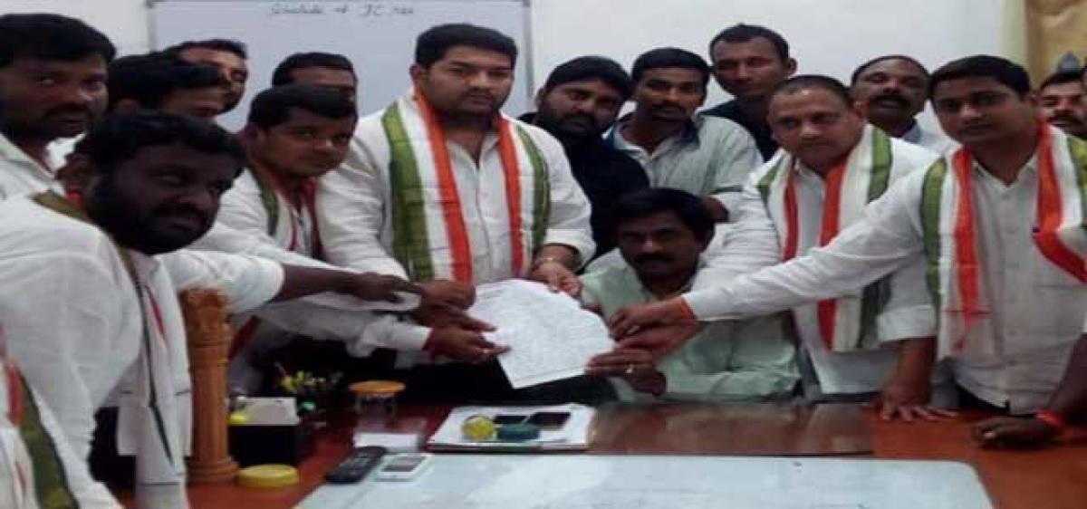 Youth Congress takes out protest rally in Nizamabad