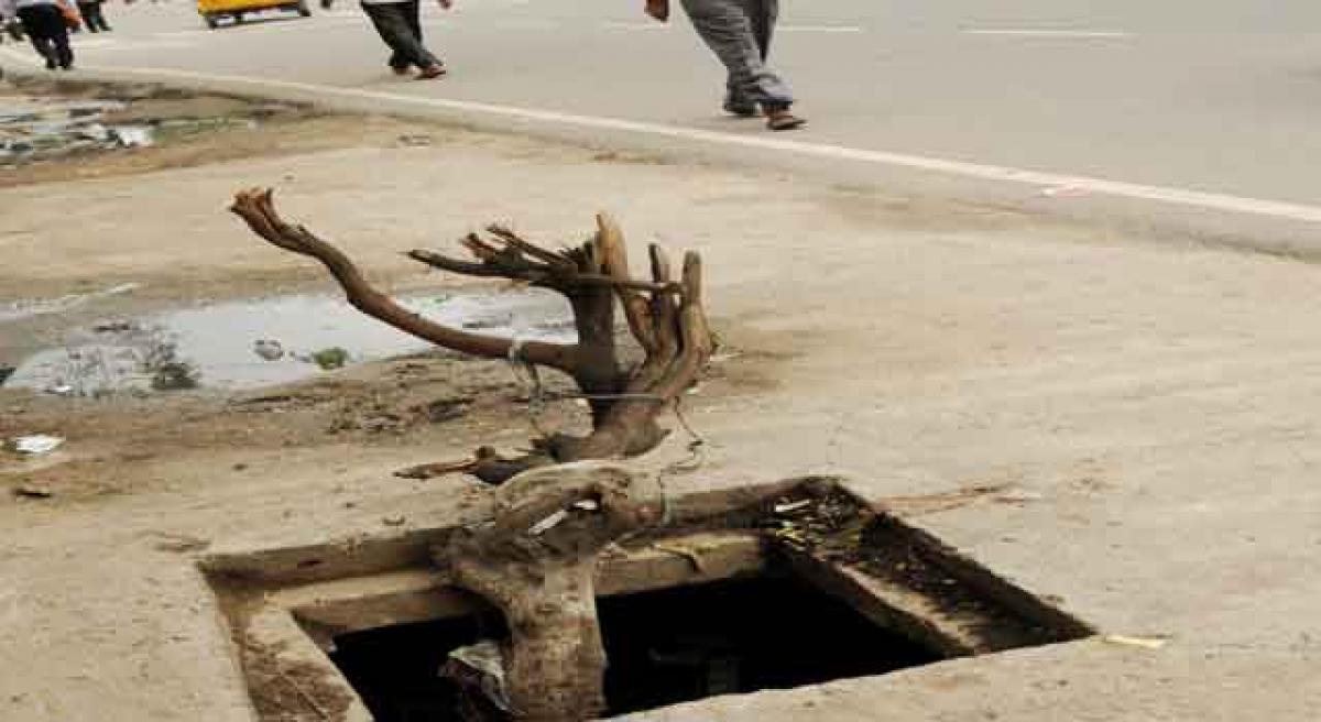 Open manhole on Shivam Road poses serious threat