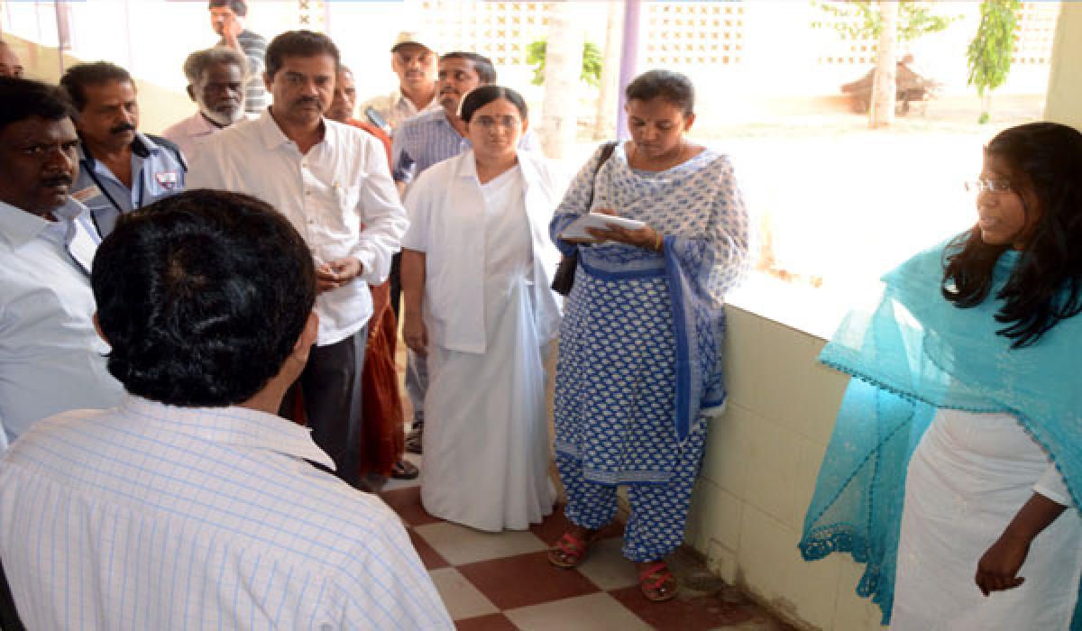 Sub-Collector makes surprise visit to government hospital