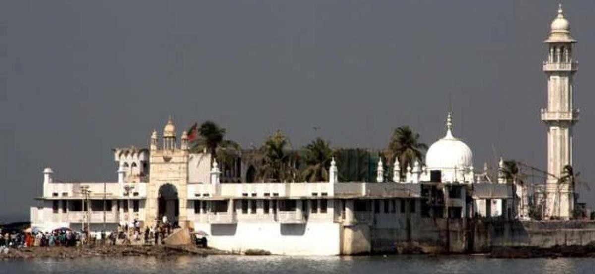 Women to re-enter Haji Ali dargah after 5 years