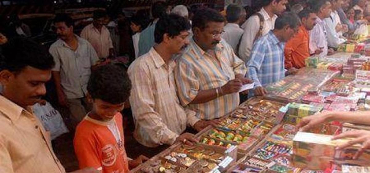 Ban on crackers in public places for Diwali