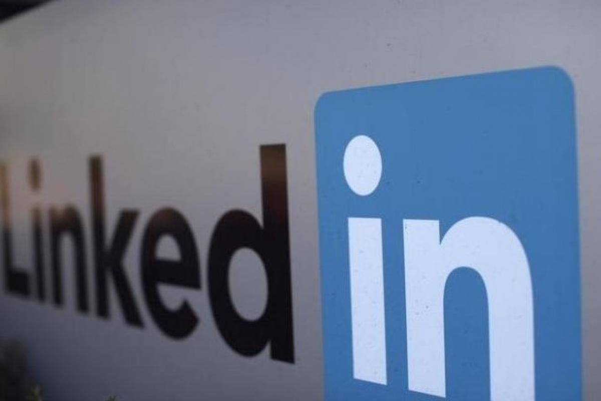 Facebook names LinkedIn exec Susan Taylor as accounting chief