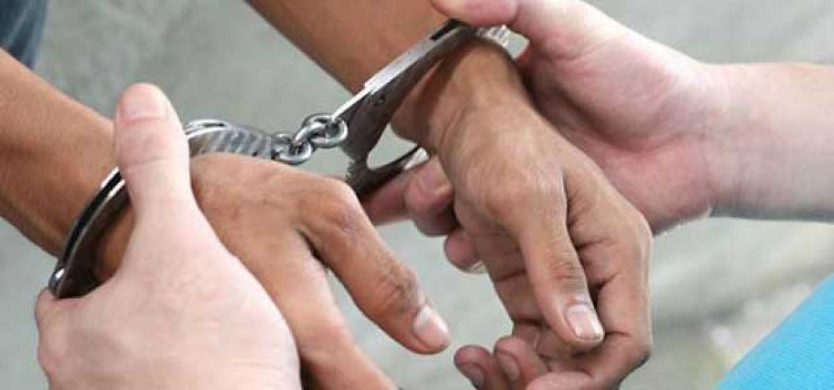 Two from Delhi held for duping insurance customers