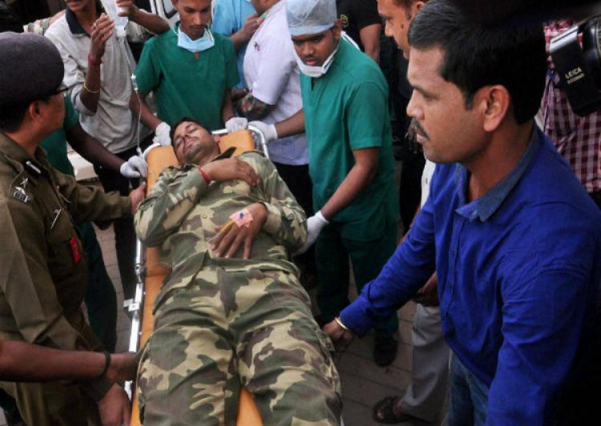 400 CRPF jawans taken ill due to suspected food poisoning