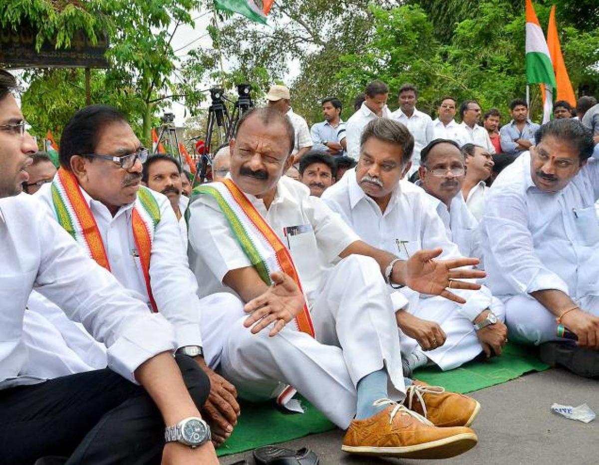 Congress stages protests to highlight TDP govt failures