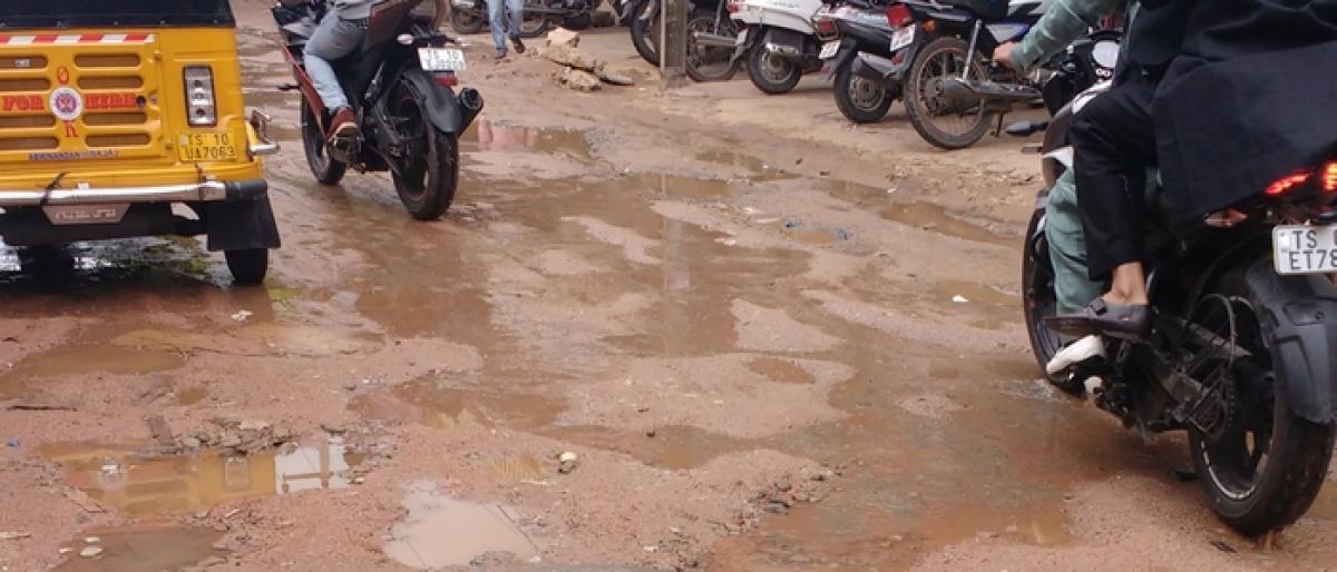 Basti dwellers irked by sewerage overflows