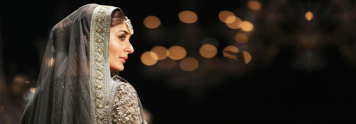 Kareena Kapoor Khan shimmers in gold at LFW grand finale