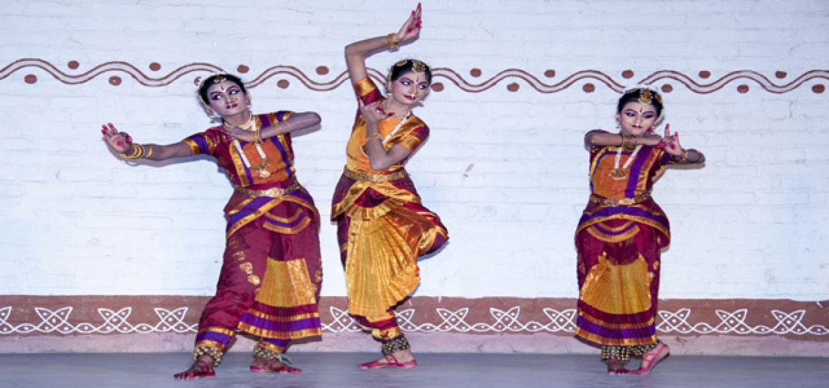 Kalaranjani students give a scintillating performance