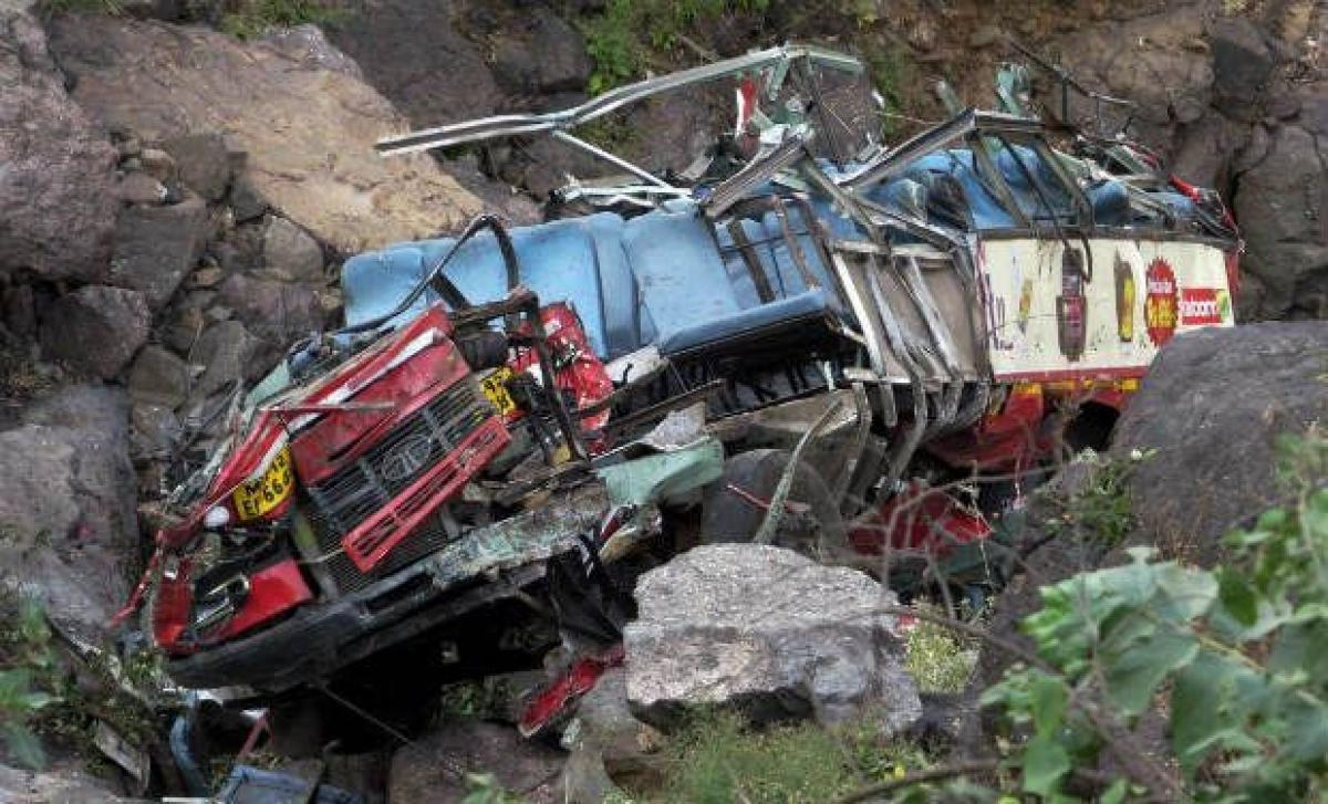 Six dead, 19 injured in bus accident in Himachal Pradesh