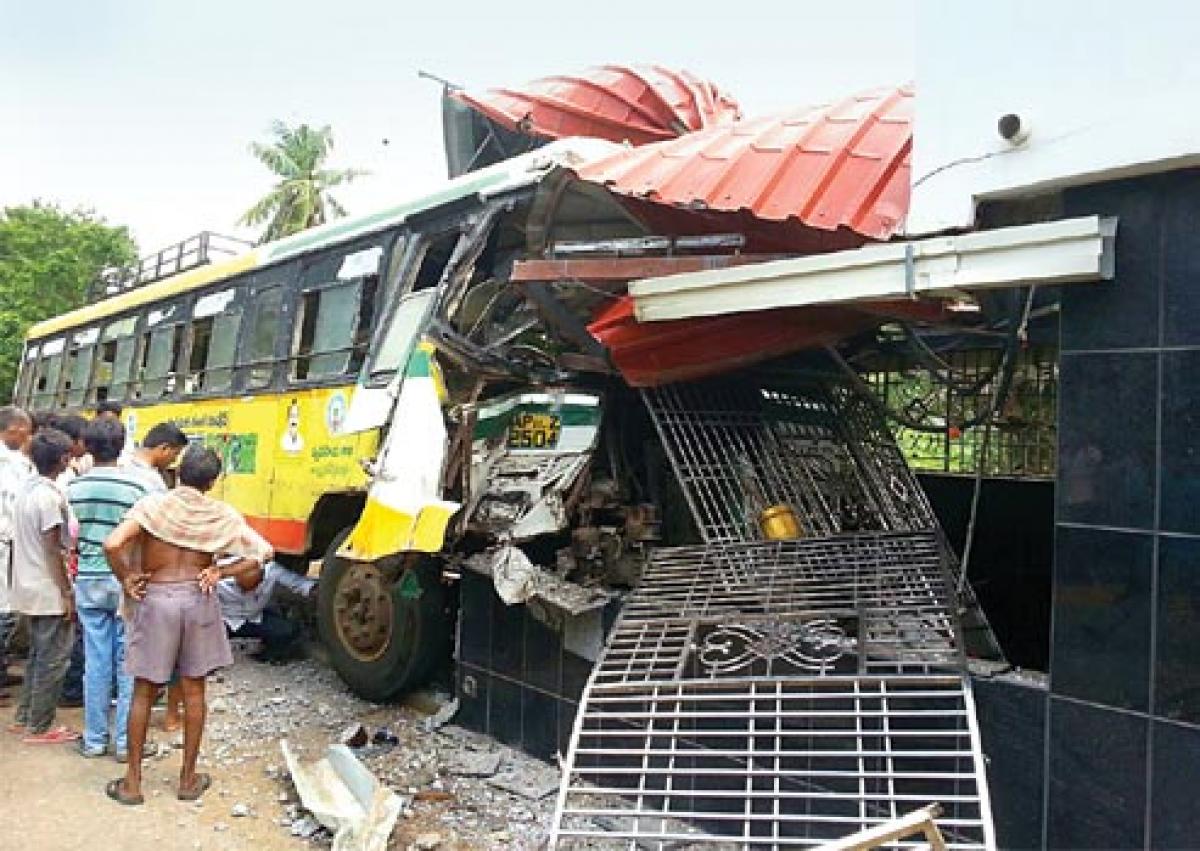 RTC bus crashes into temple, leaves 7 injured