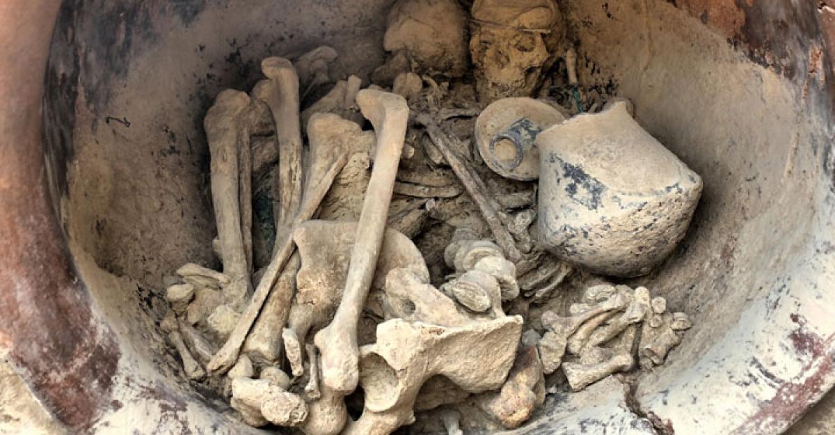 Tomb filled with Bronze Age wealth found