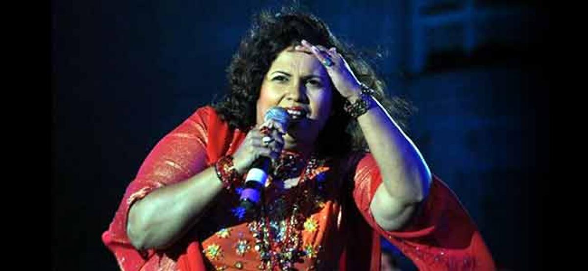 Goan playback singer Hema Sardesai quits as Assembly poll icon