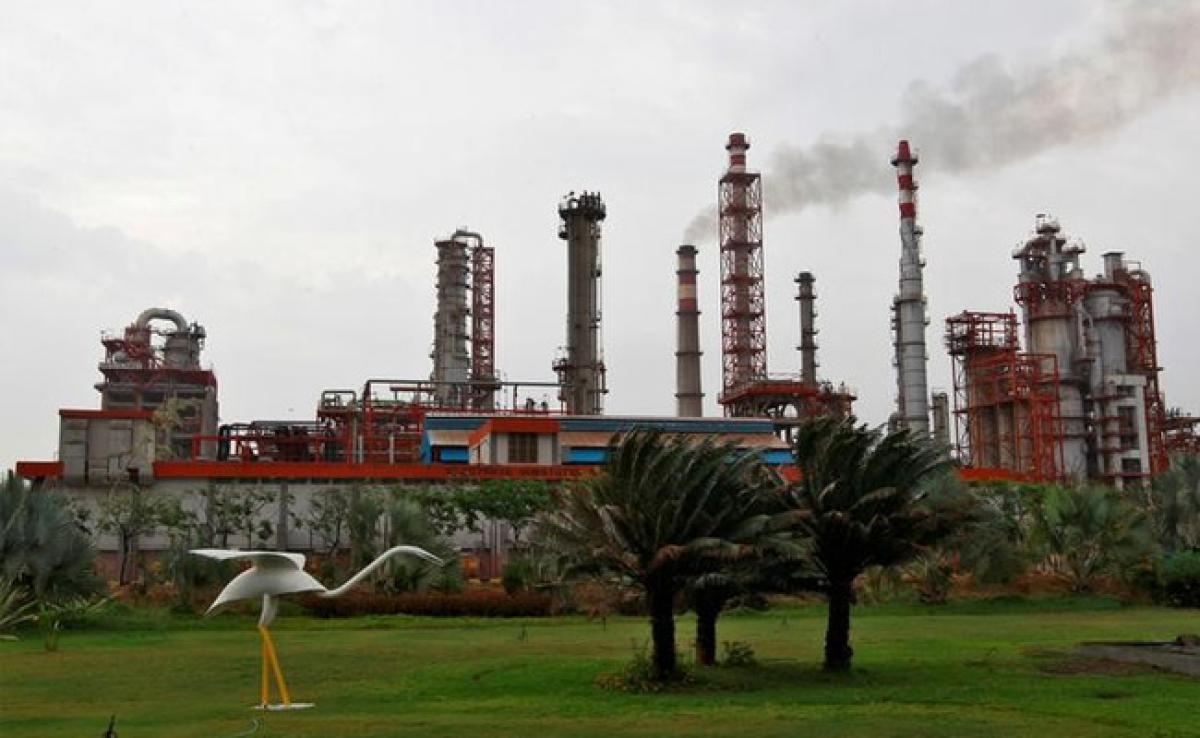 Bad Loans Hold Up Russian Oil Giants $13 Billion Acquisition Of Essar Oil, Says Report