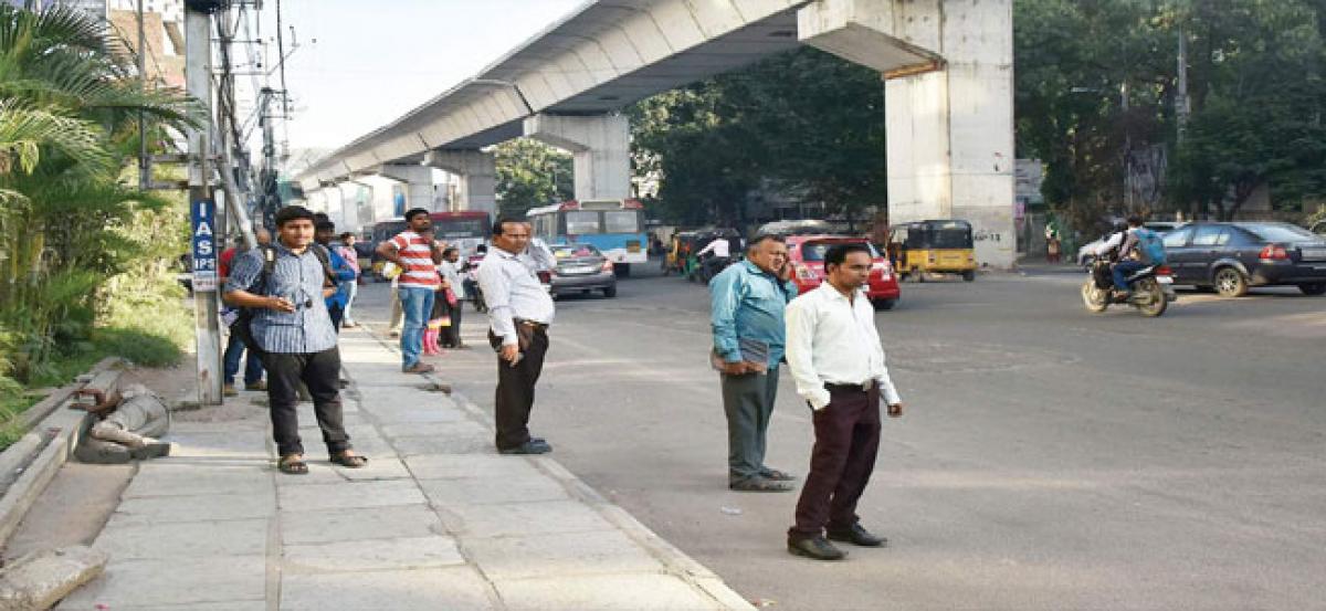 Shelterless bus stops